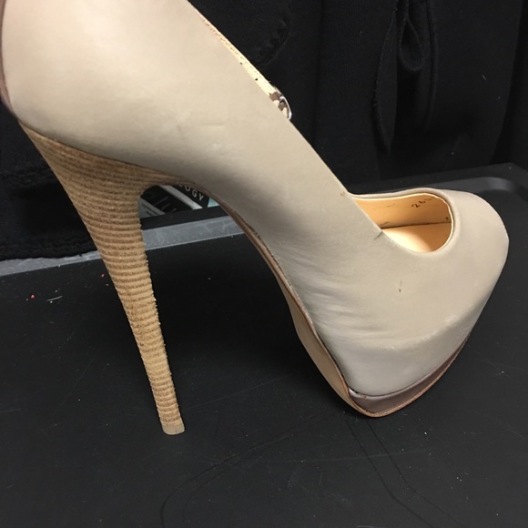 Shoes - Picture 1 of 8
